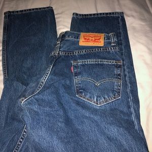 2 pairs of men’s Levis 550 Relaxed fit.